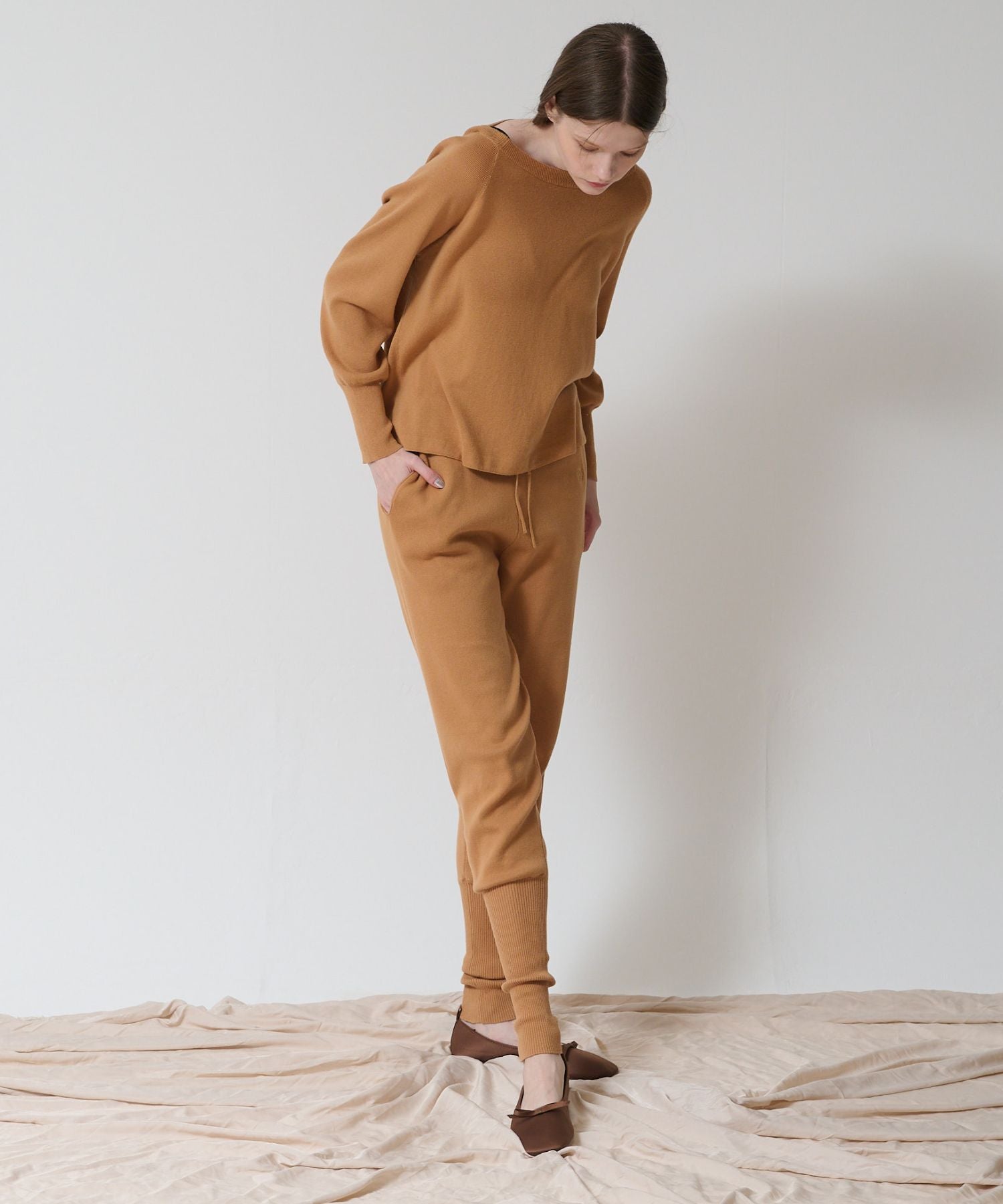 LOVE GIVES LOVE×＋FT SUPREME.LA.LA.コラボ】ジョガーパンツ/ F251