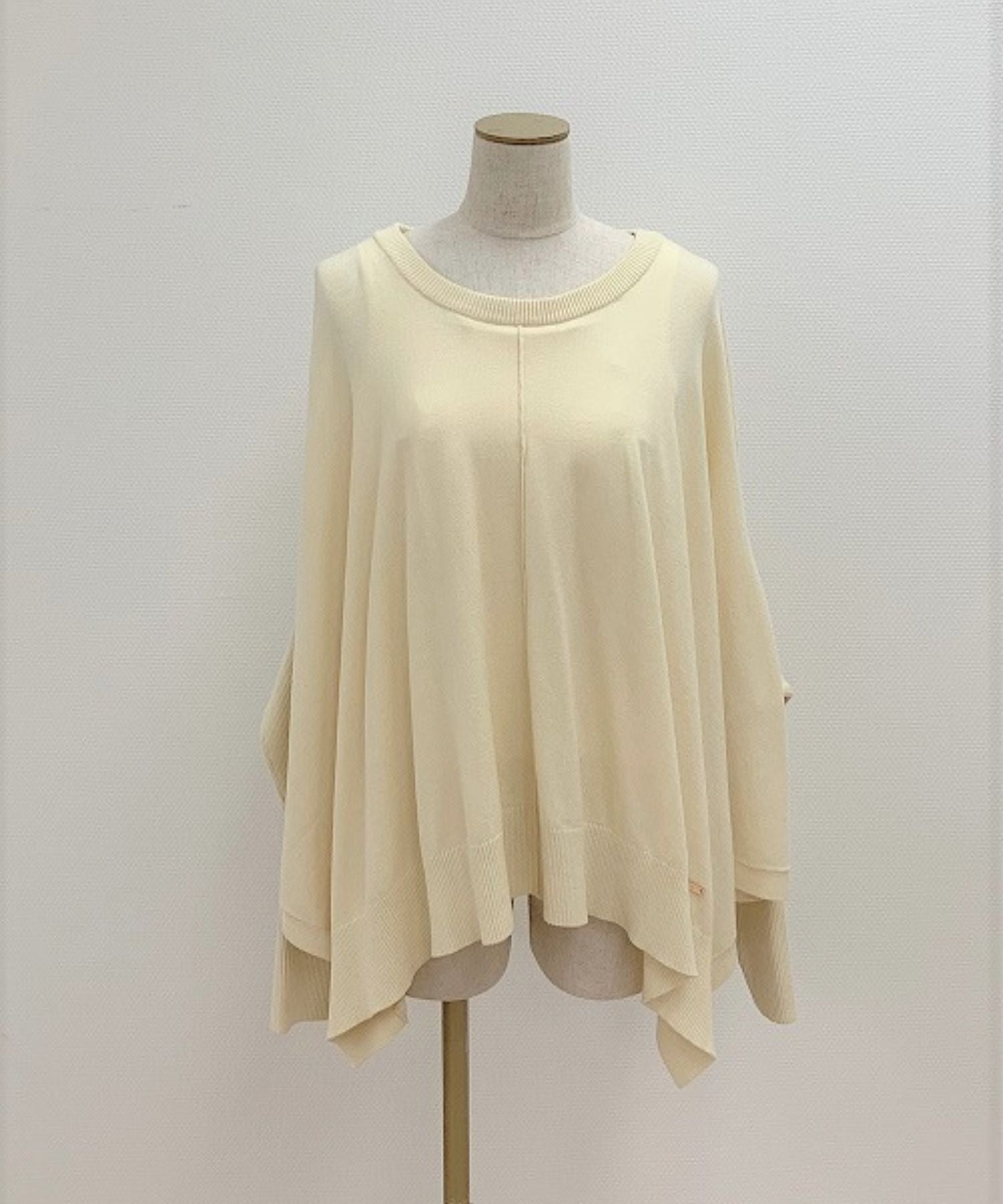 リサイクルレーヨンカップツキイレギュラートップス / F213-KT102