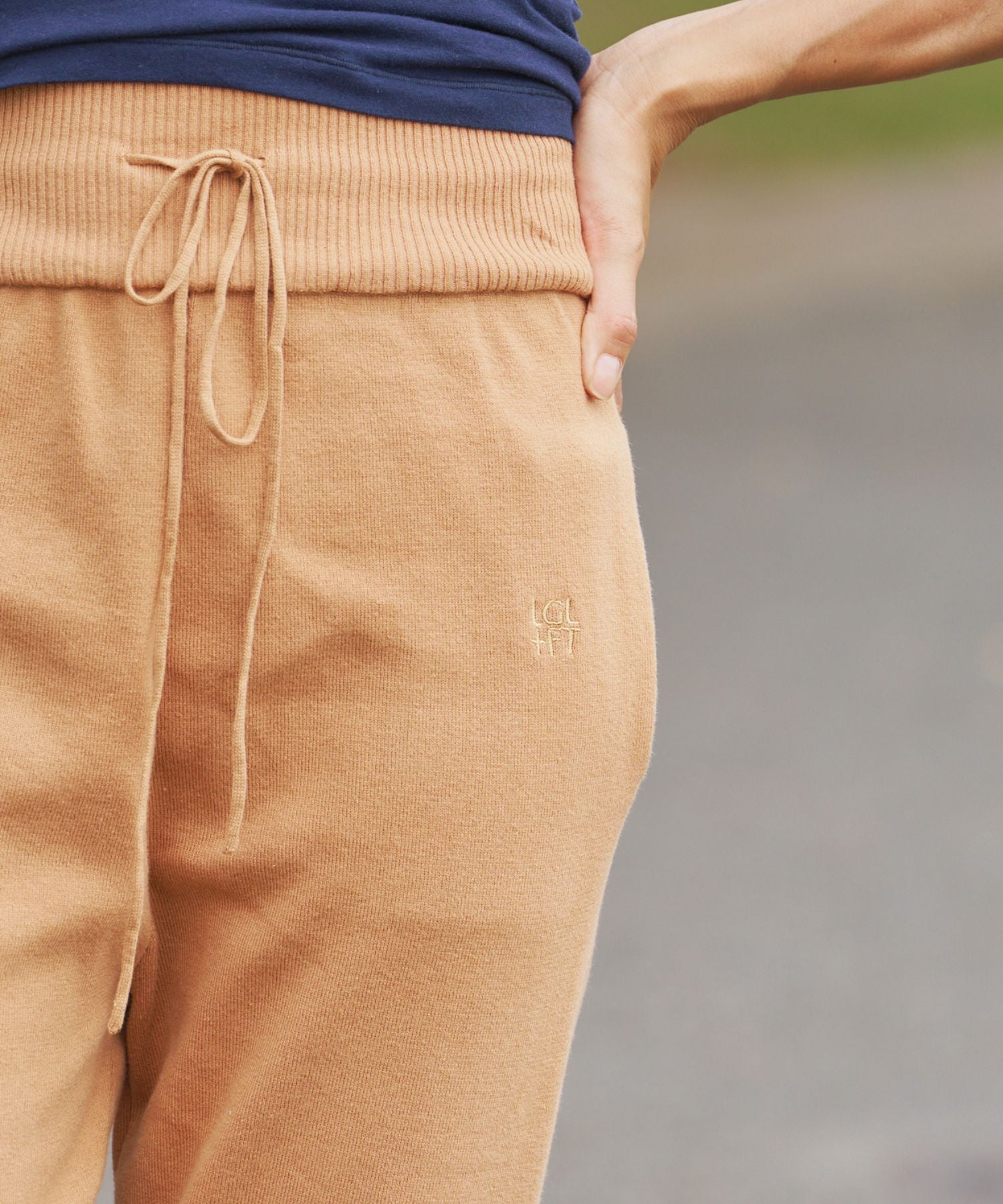 【LOVE GIVES LOVE×＋FT SUPREME.LA.LA.コラボ】ジョガーパンツ/ F251-PN102