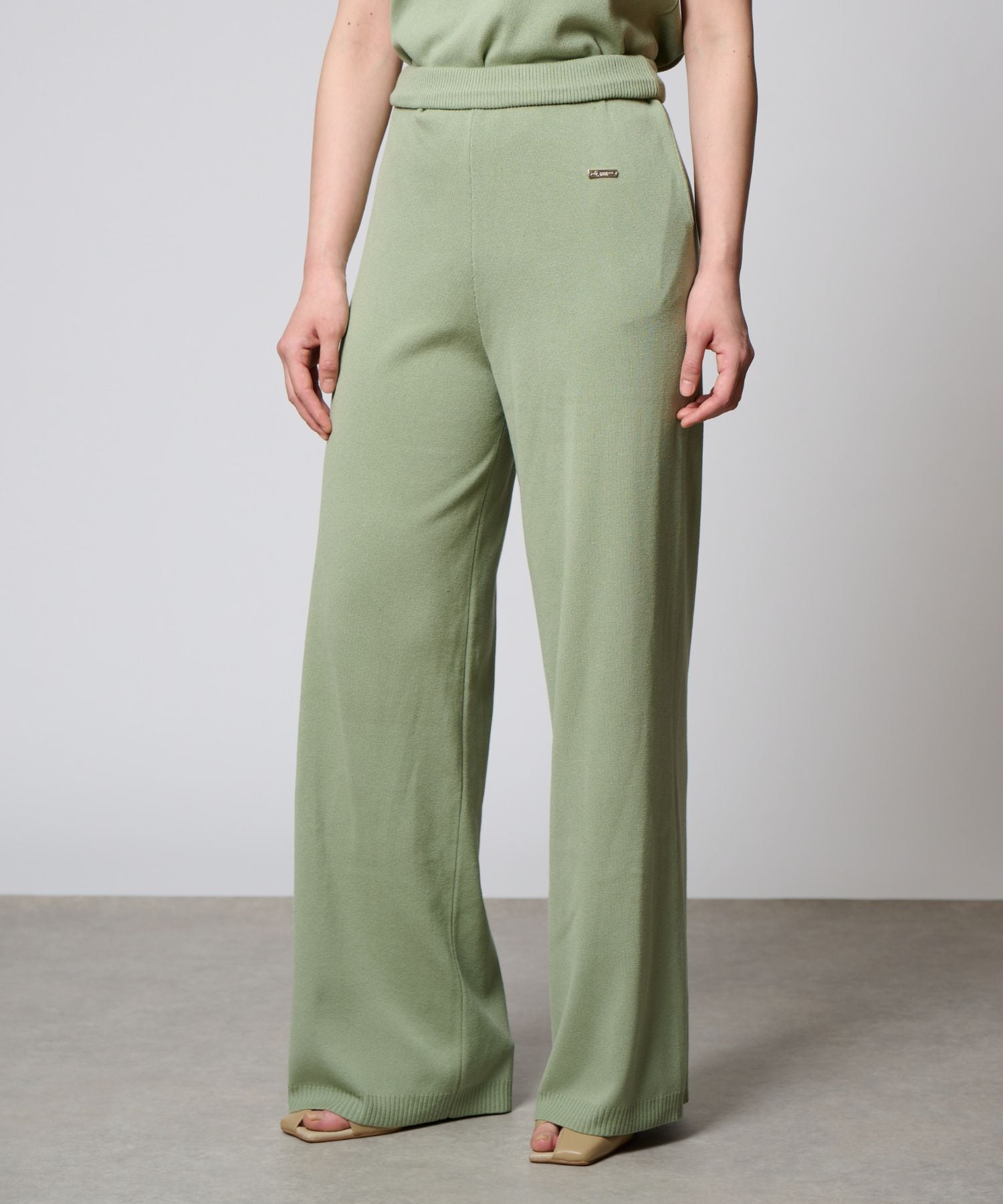 最終値下げ　Mediam Knit Half Pants 完売　ニットパンツ Mediam Knit Half Pants 完売ニットパンツ