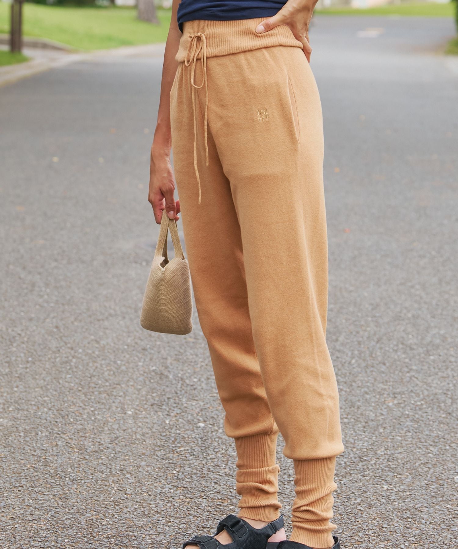 【LOVE GIVES LOVE×＋FT SUPREME.LA.LA.コラボ】ジョガーパンツ/ F251-PN102