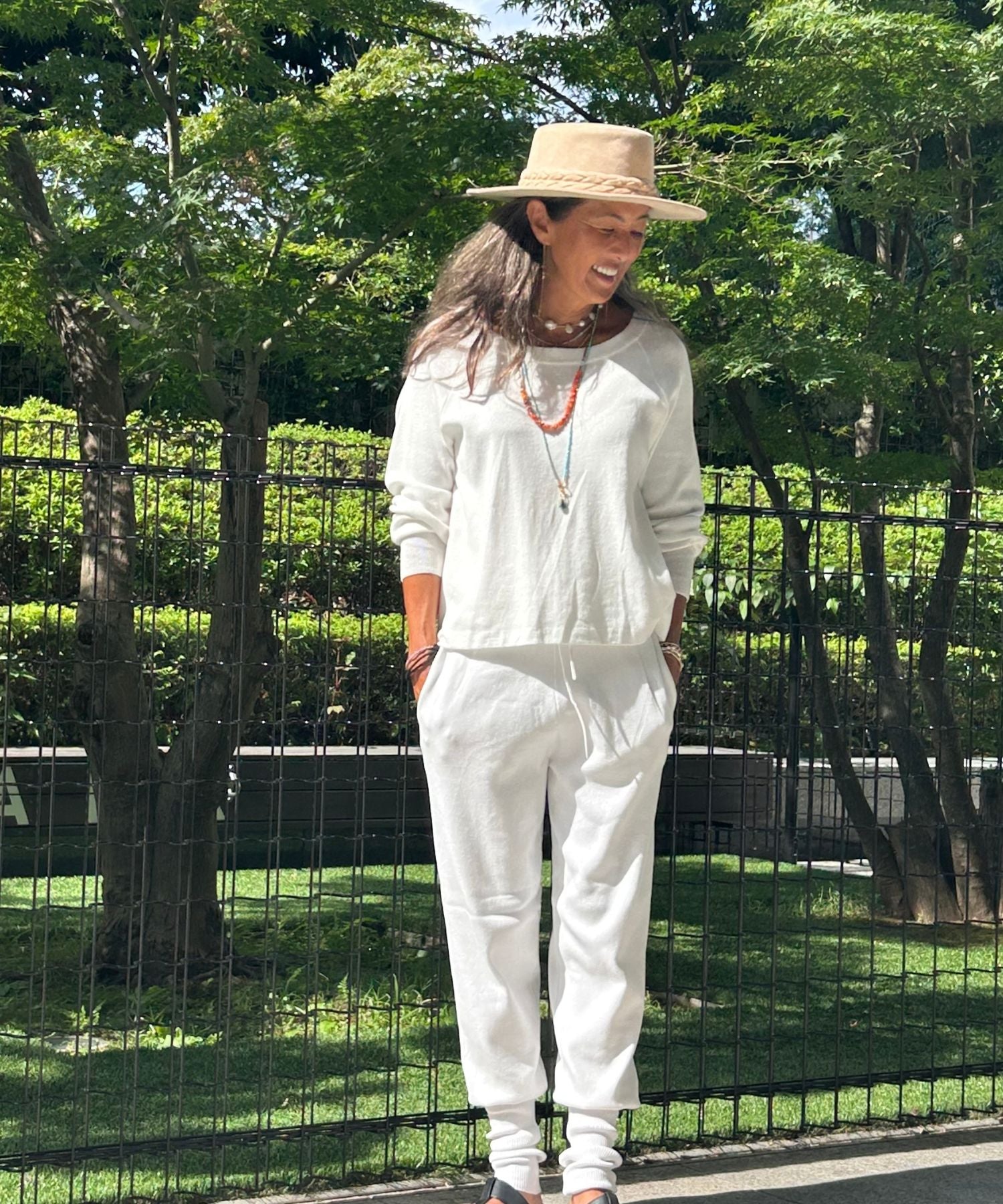 【LOVE GIVES LOVE×＋FT SUPREME.LA.LA.コラボ】ジョガーパンツ/ F251-PN102